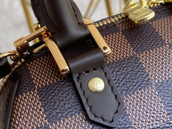 WIS VINTAGE VUITTON BAG LOUIS 1111